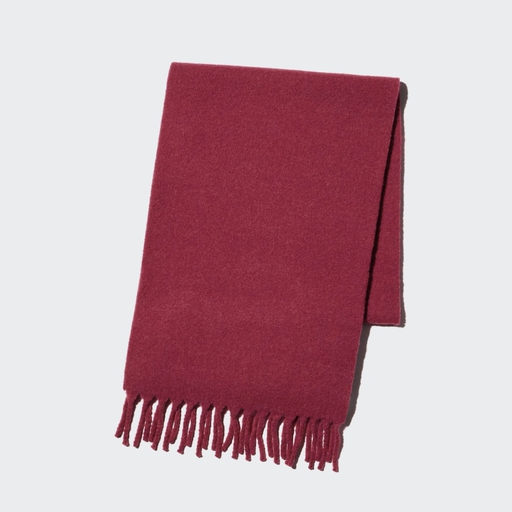NWOT!! Red Souffle Yarn Chuncky Scarf